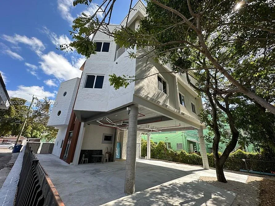 Lawrence Estates Land Cos — Photo 3