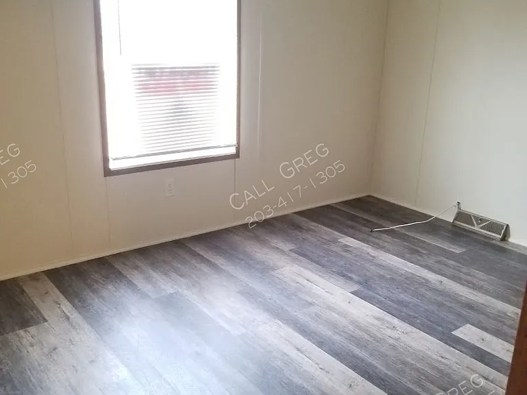 105 Bayberry Ln — Photo 6