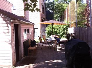 217 Norfolk St #1R, Cambridge, MA 02139