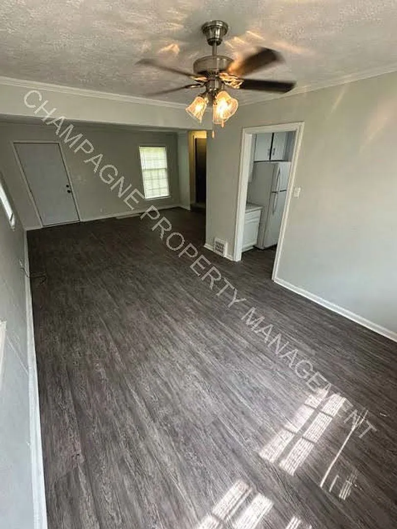 5400 Swope Pkwy — Photo 4