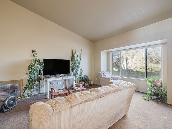 5th image of 169 Trentwood Ln