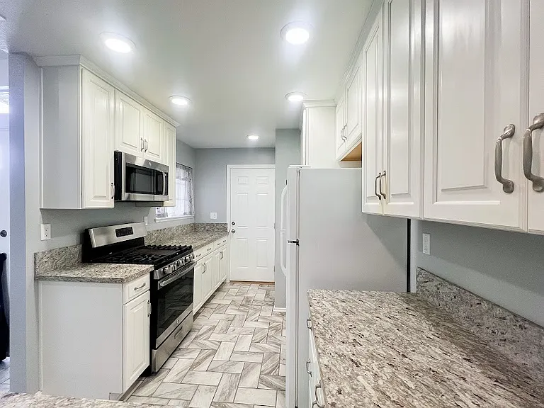 25855 McBean Pkwy #64 — Photo 8