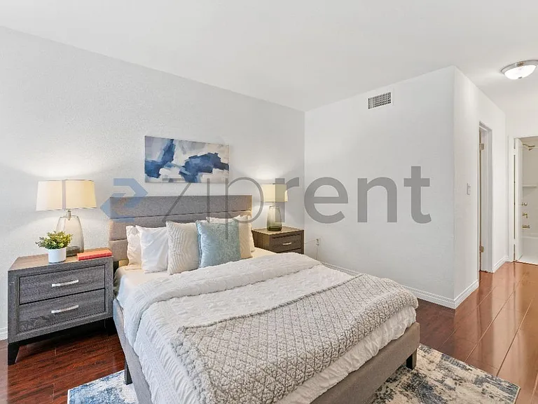 5257 Radford Ave #205 — Photo 16
