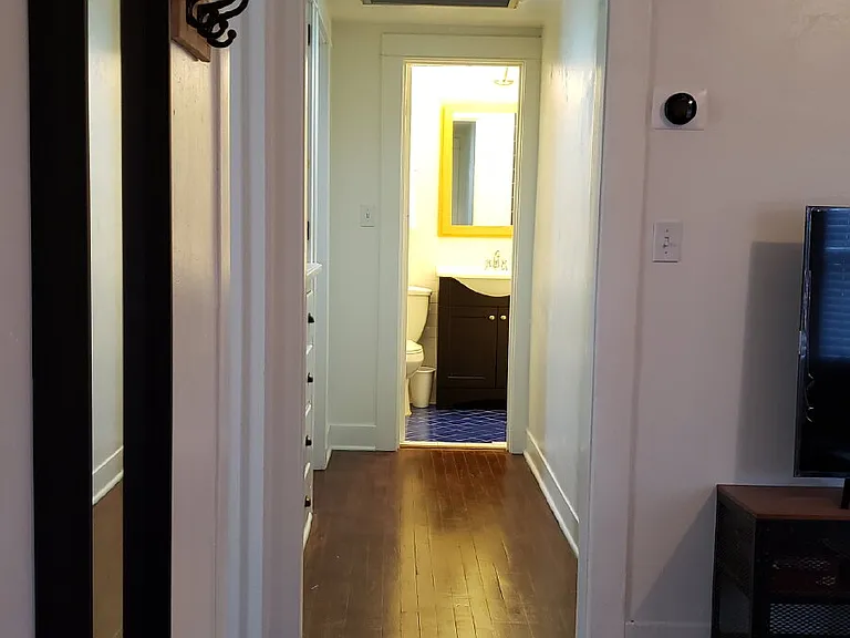 1339 E 8th St — Photo 14