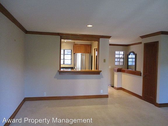 5th image of 8850 Villa La Jolla Dr Unit 210