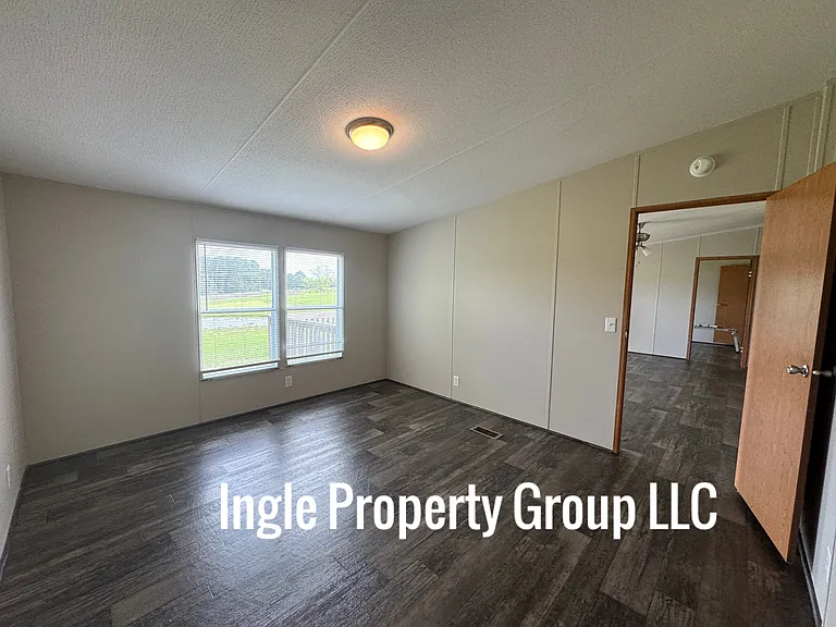 220 Sandy Rd — Photo 11