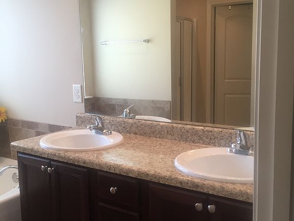 3rd image of 1647 Buena Vista Blvd