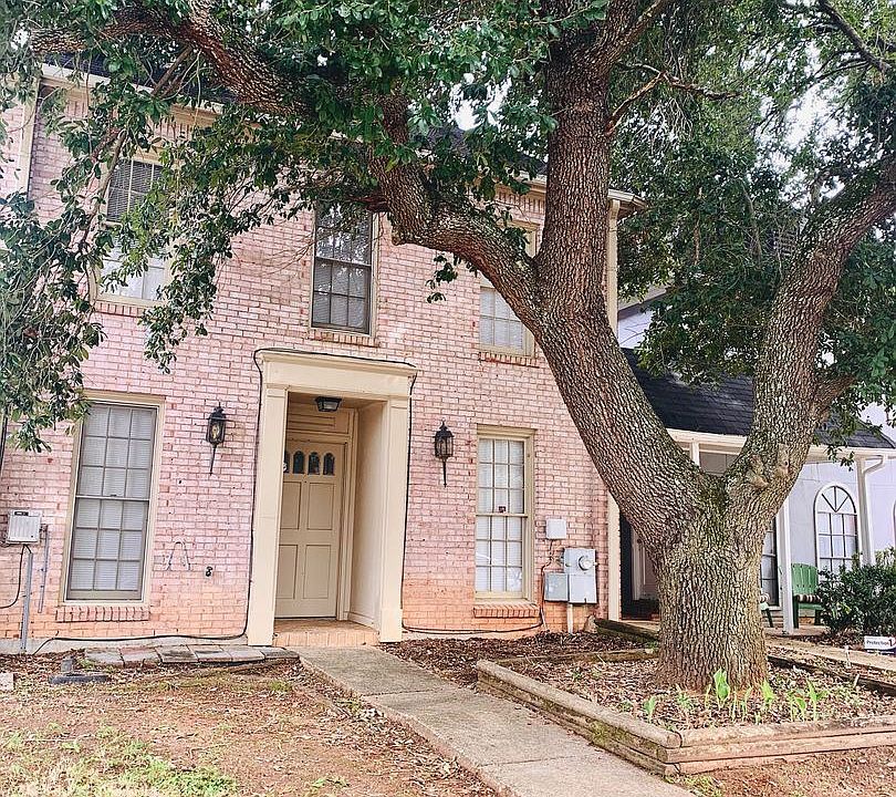 1st image of 366 Yesterhouse Dr