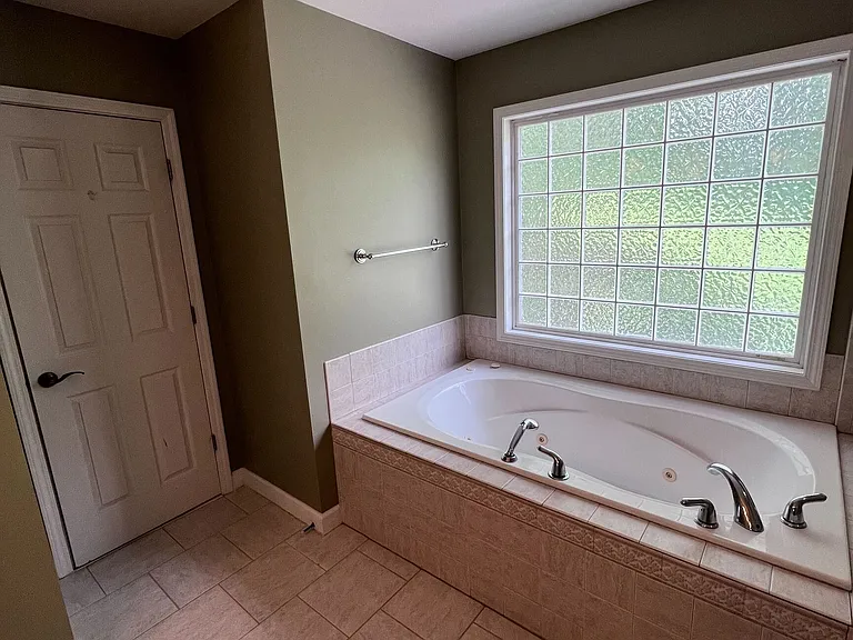 119 Tullamore Trl — Photo 18