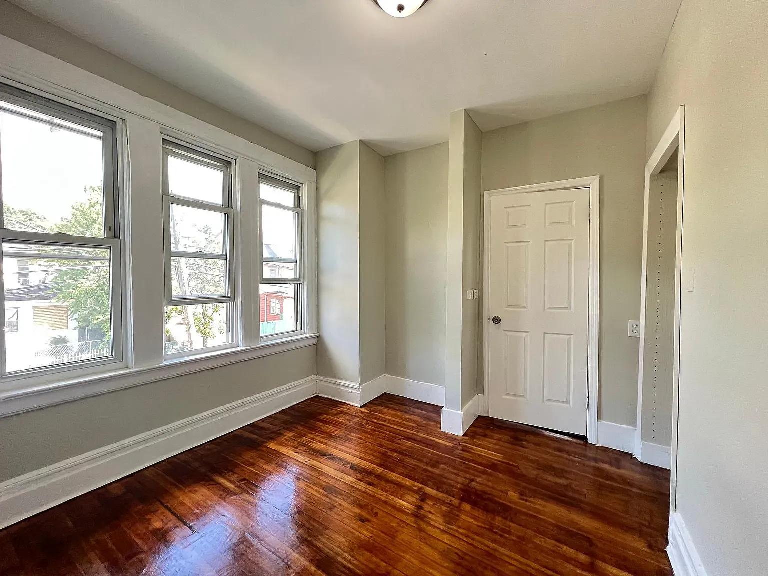 2 bed, 800 sqft, $1,850 — Photo 2
