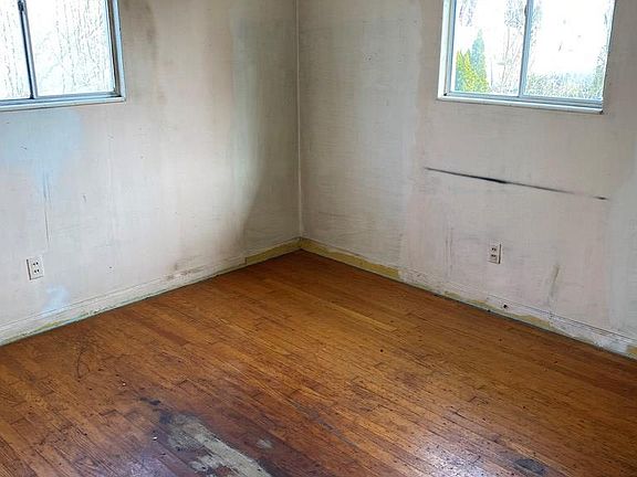 5th image of 2803 Holmes Dr SE
