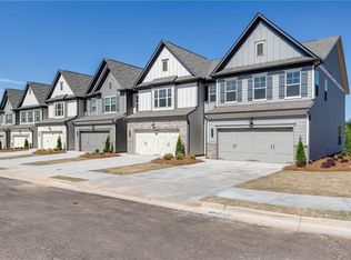 5659 Parkview Ln #T21, Flowery Branch, GA 30542