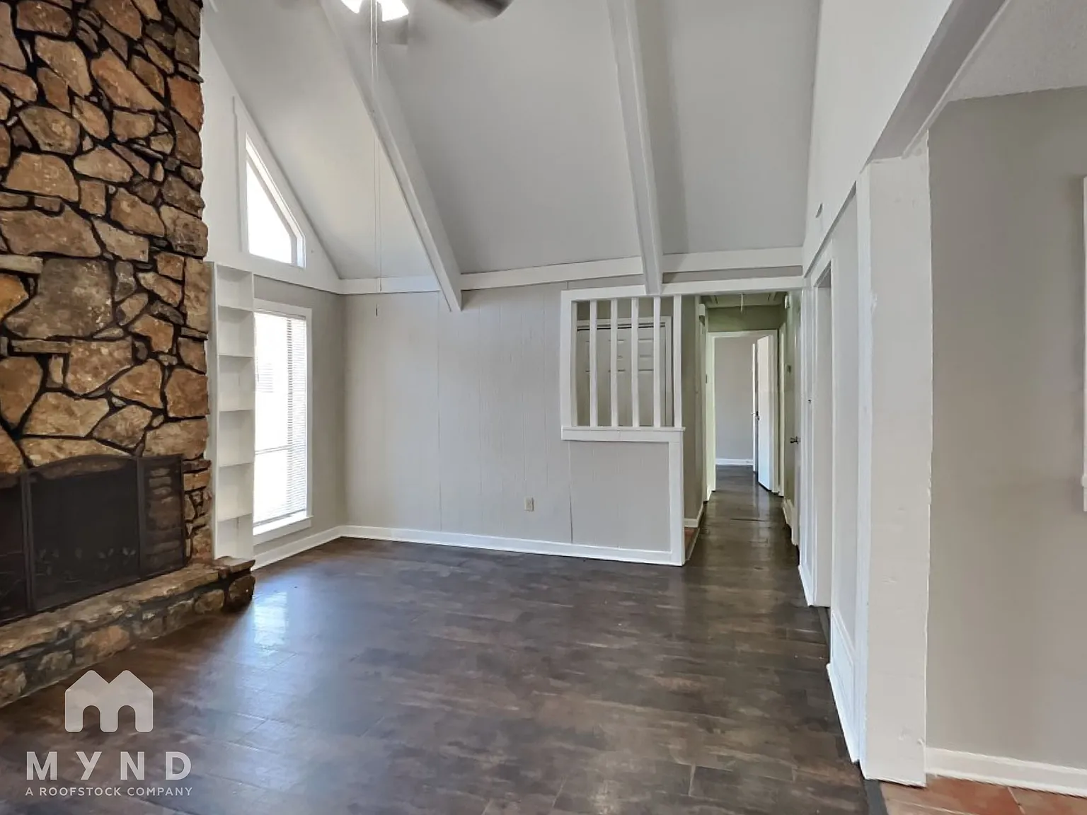 3 bed, 2.0 bath, 1274 sqft, $1,338 — Photo 3