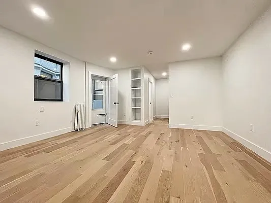 Living room, photo 2
