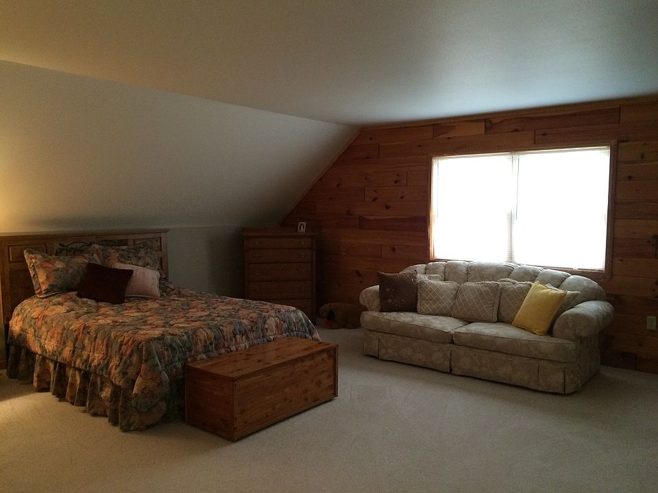 1st image of 1052 N Autumn Ln
