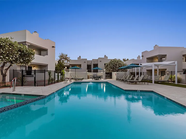 Cortland Scottsdale Mountain — Photo 19