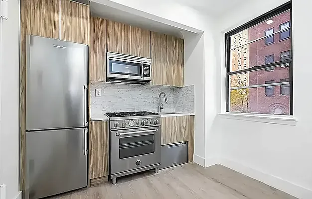 Rented by REAL New York | media 3