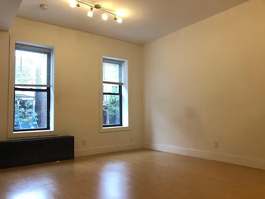 Rented by Premier Metro Realty Corp | media 43