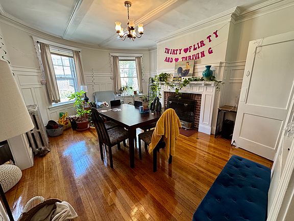 4th image of 104 Strathmore Rd #1