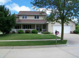 1401 Limestone Dr, Mason City, IA 50401