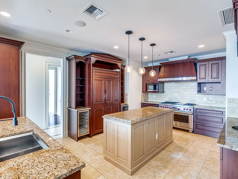 2555 N Pearl St #2001 — Photo 28