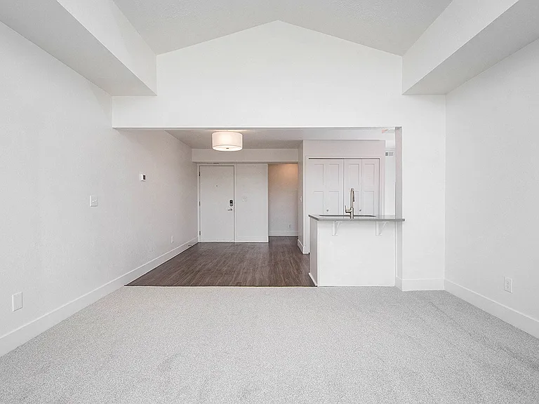 The Crossings Apartments — Photo 14