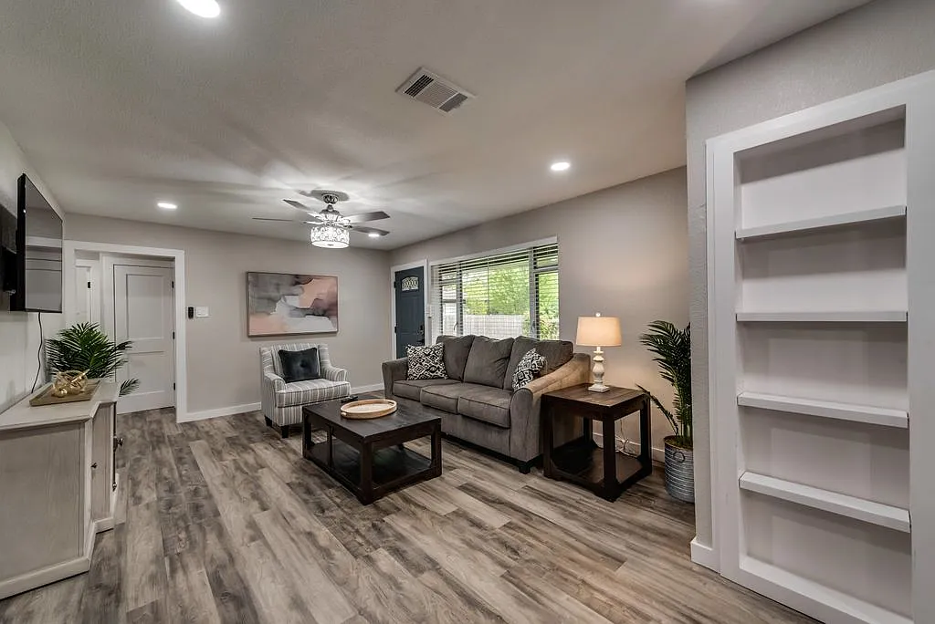 2 bed, 1500 sqft, $3,200 — Photo 3