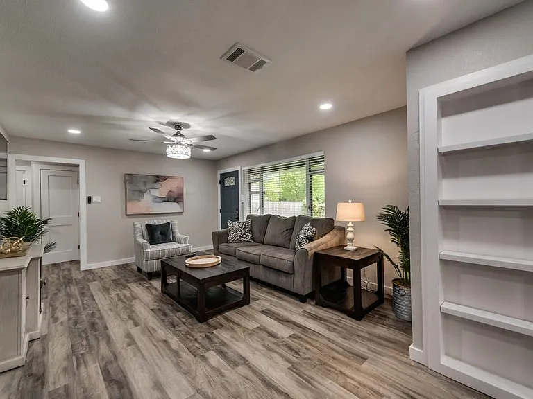 6503 E Mockingbird Ln — Photo 3