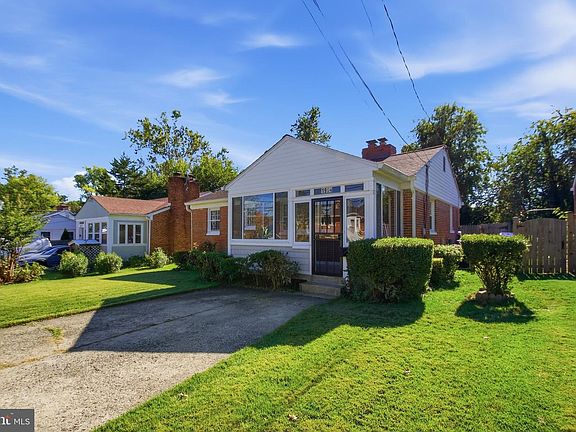 4th image of 1904 Alberti Dr