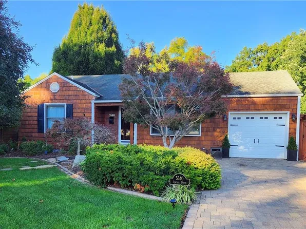 5540 Juniper Dr, Mission, KS 66205