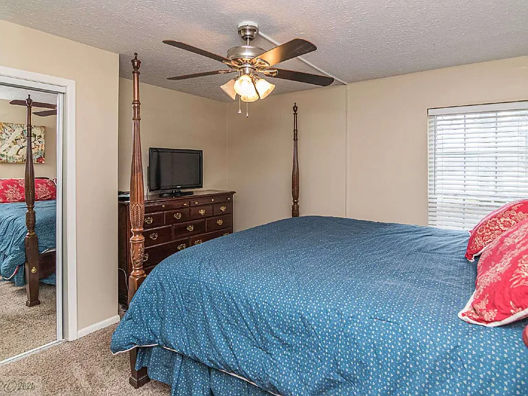 103 E Lockhaven Dr #D — Photo 19