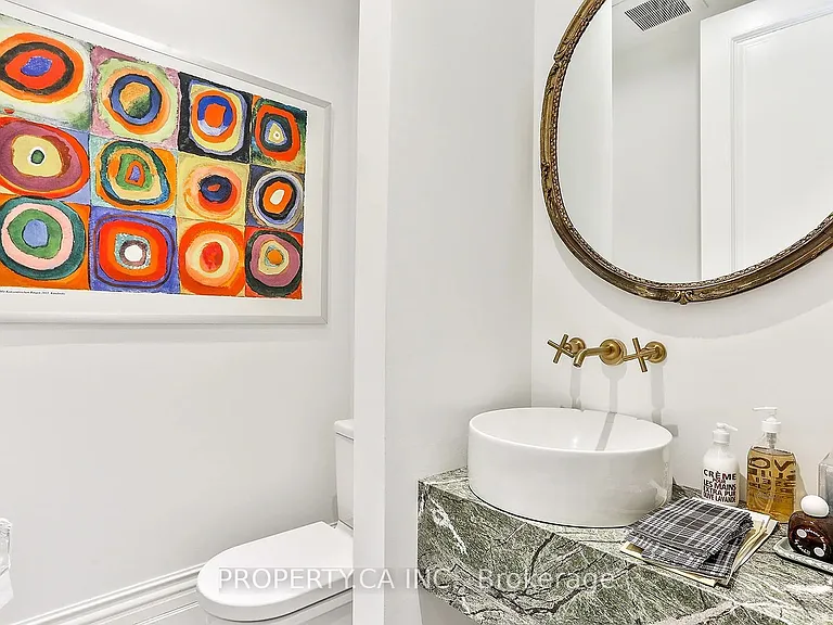 38 Beaconsfield Ave #MAIN HOUSE — Photo 15