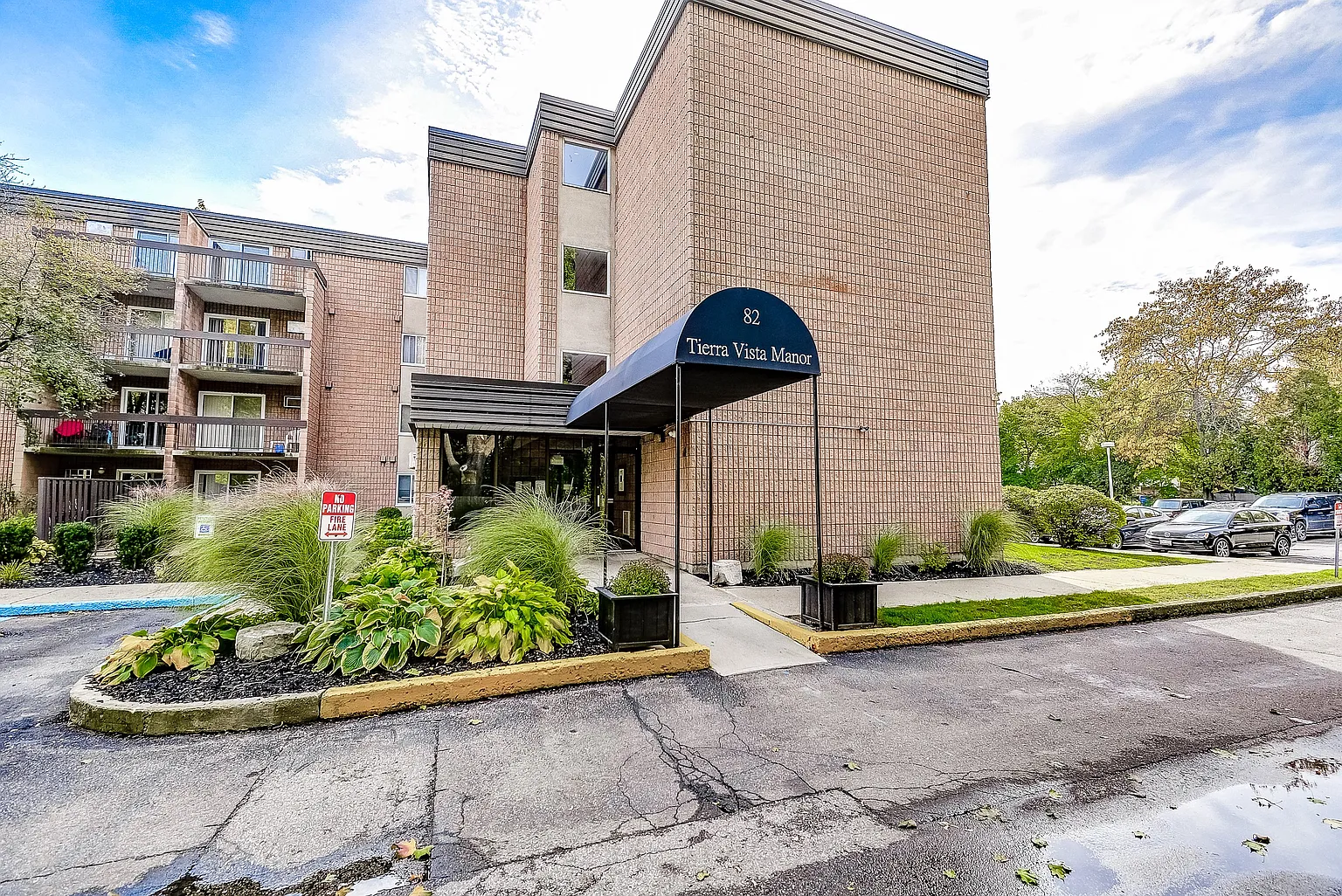 82 Delaware Ave #2B-1Ba-825Sqft photo 1