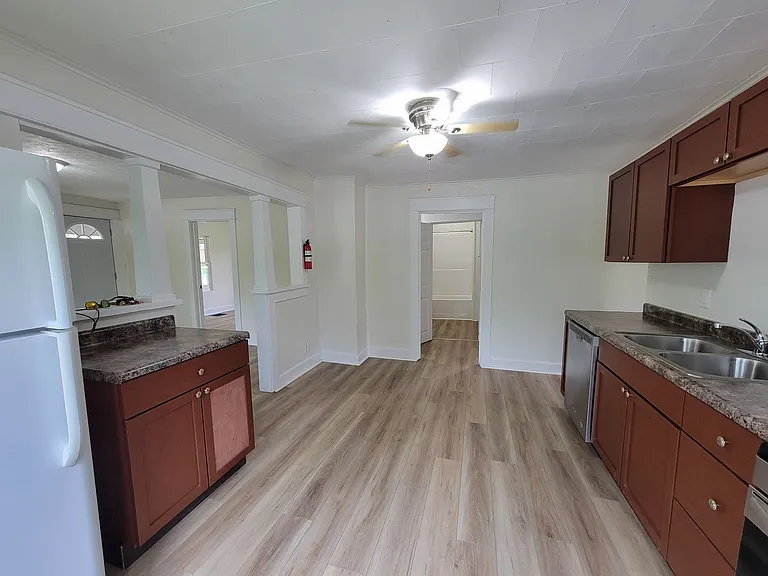 2429 S Broadview Dr — Photo 23