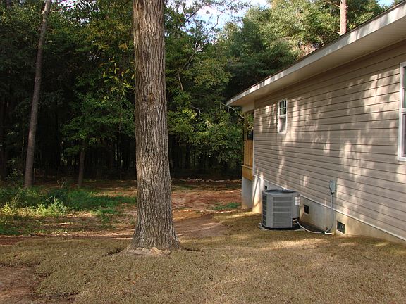 3rd image of 311 Merriweather Rd