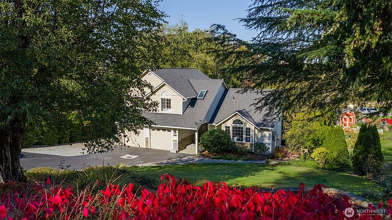 3rd image of 4517 Edgemont Place