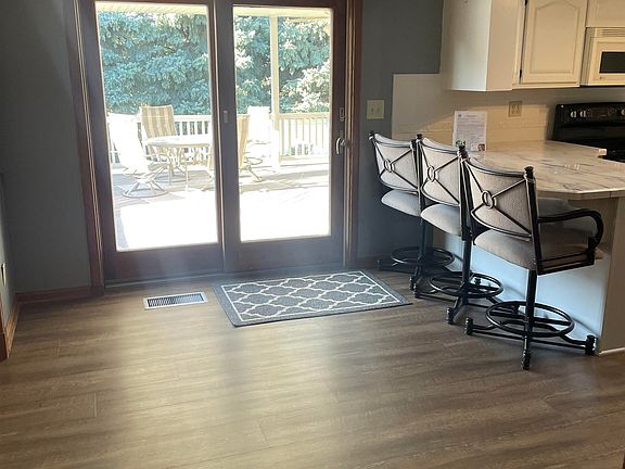 5th image of 215 Parkcrest Dr