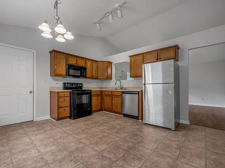 660 Morgan Hills Dr — Photo 3