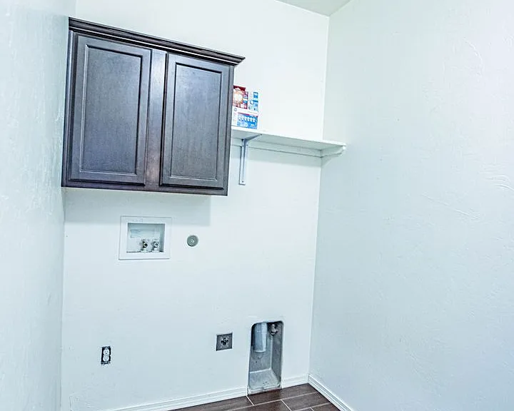 1501 Galway Dr — Photo 17