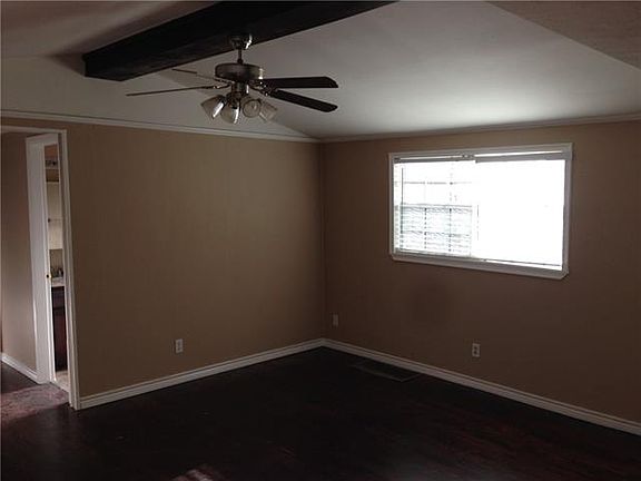 3rd image of 6617 Crooked Ln