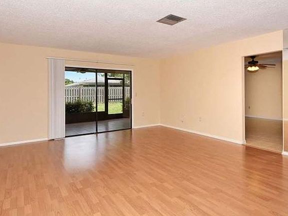 3rd image of 1457 Palmwood Dr