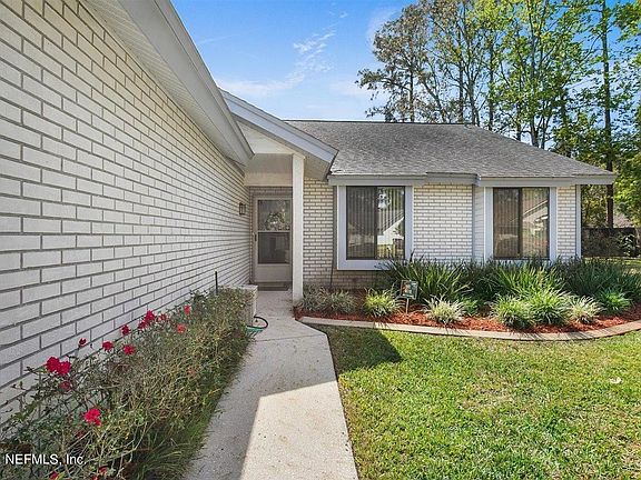 3rd image of 8893 Nature View Ln W