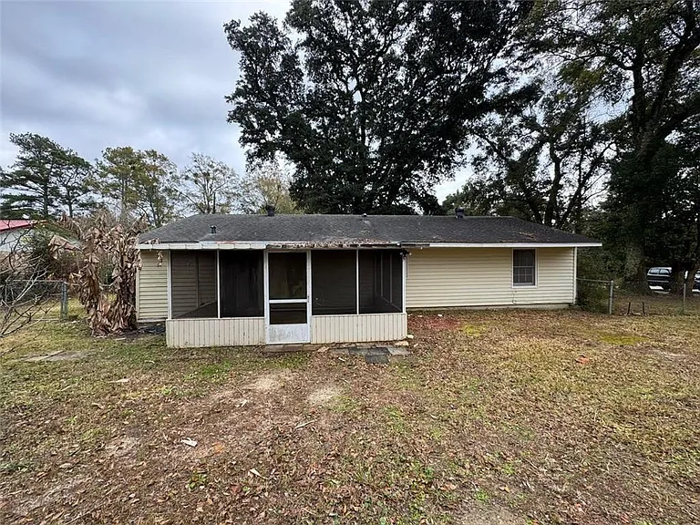 4734 Clarendon Dr — Photo 23