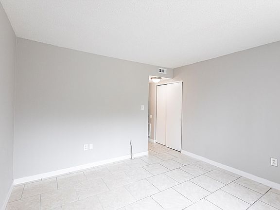 5th image of 1852B Golf View Ave #20