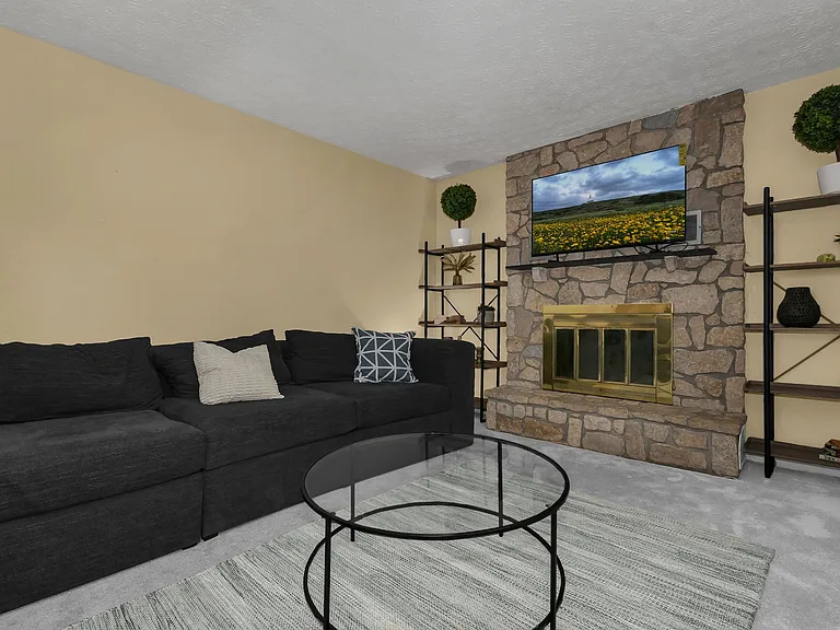 3084 Highland Park Dr — Photo 13