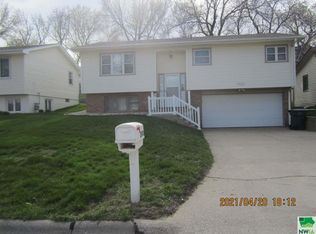 2843 S Palmetto St, Sioux City, IA 51106