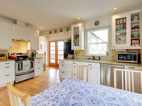 4th image of 114 Delmas St