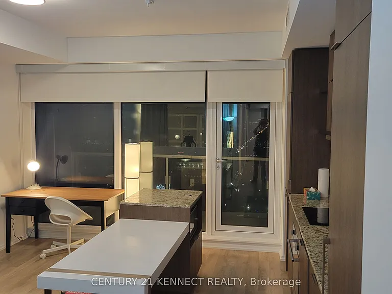 197 Yonge St #3310 — Photo 32