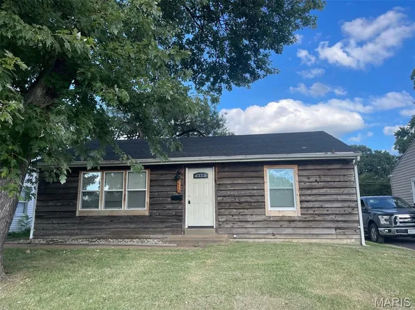 216 Graham Rd, Florissant, MO 63031