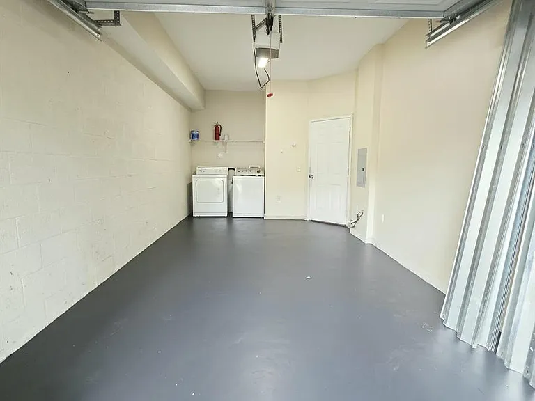 260 Crestwood Cir #12 — Photo 16